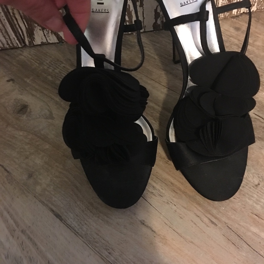 Women’s black heels